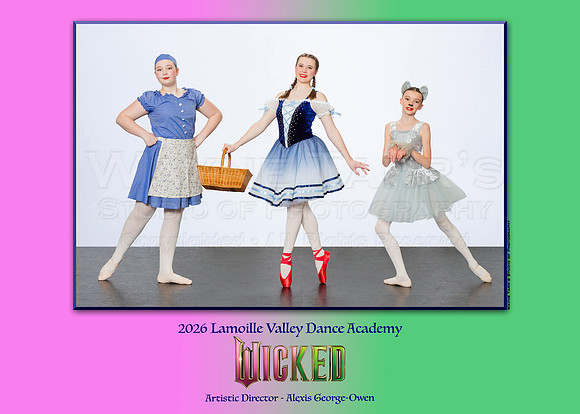 Group_12_Trio_Auntie_Em_Toto_Dorothy_2125