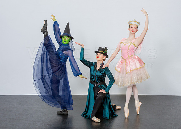 Group_19_Trio_Elphaba_Wizard_Glinda_2214
