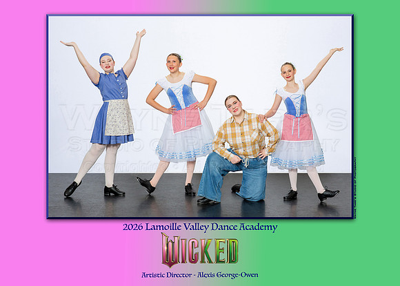 Group_22_Kickin_On_The_Farm_2247